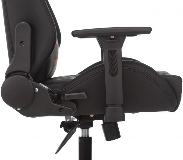 Кресло игровое Knight Outrider